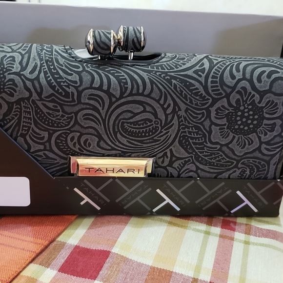 NWT Beautiful TAHARI Wallet; Gray/Black Colors; Lots of Pockets inside; $50. - Picture 1 of 9
